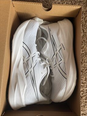 ASICS Veranlast 4 White Sneakers with Black Logo Stripes